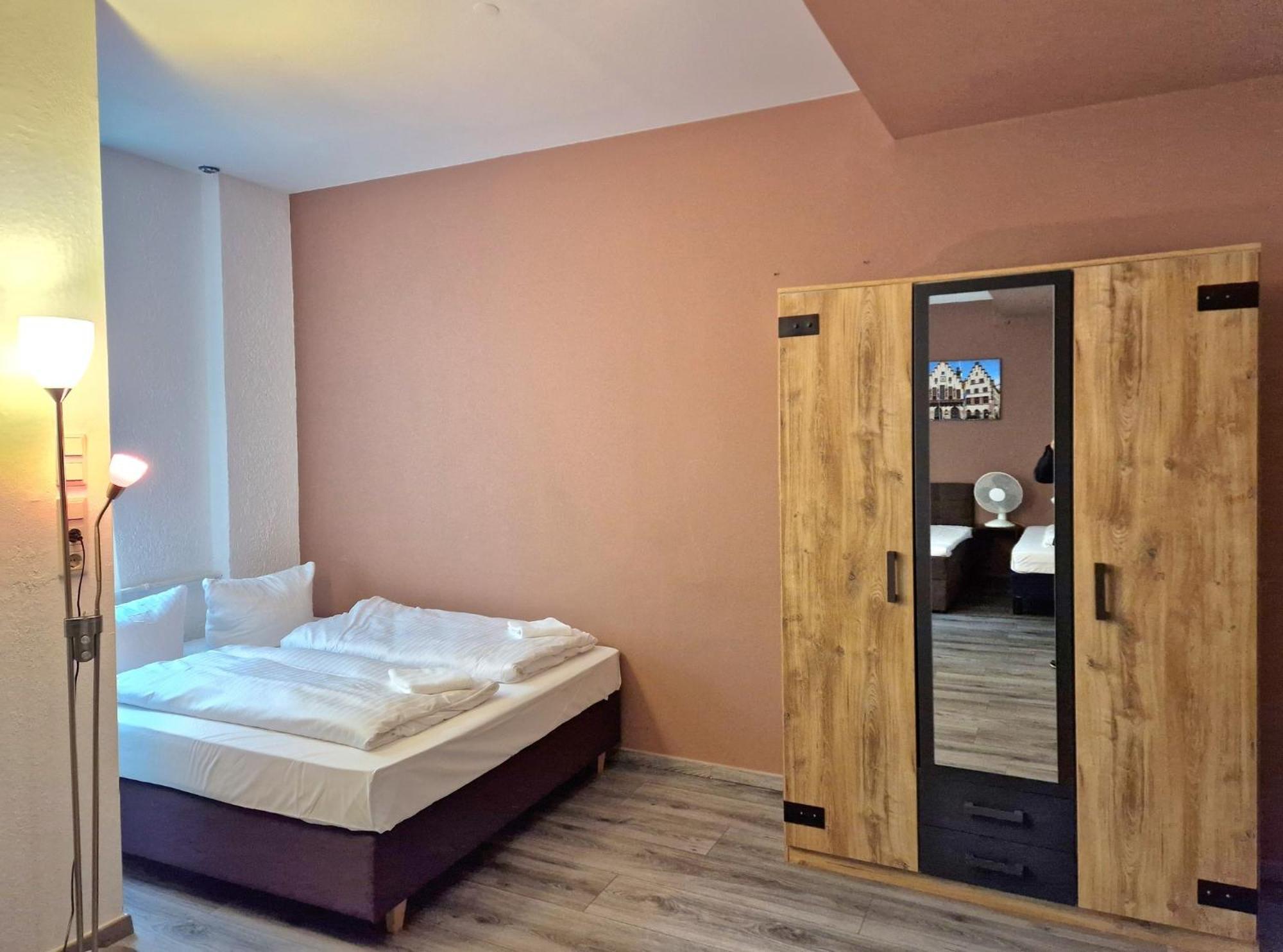 Trip Inn Budget Hotel Messe Fráncfort del Meno Exterior foto